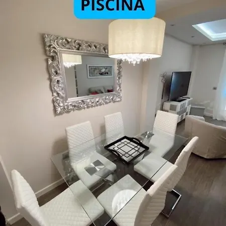 Apartment Beautiful & Cozy Apart. Pool & Parking-downtown