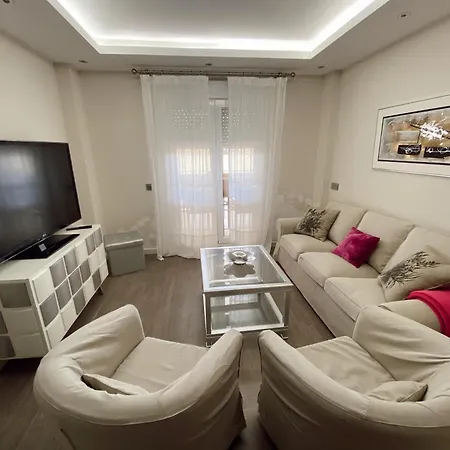 Beautiful & Cozy Apart. Pool & Parking-downtown Apartment